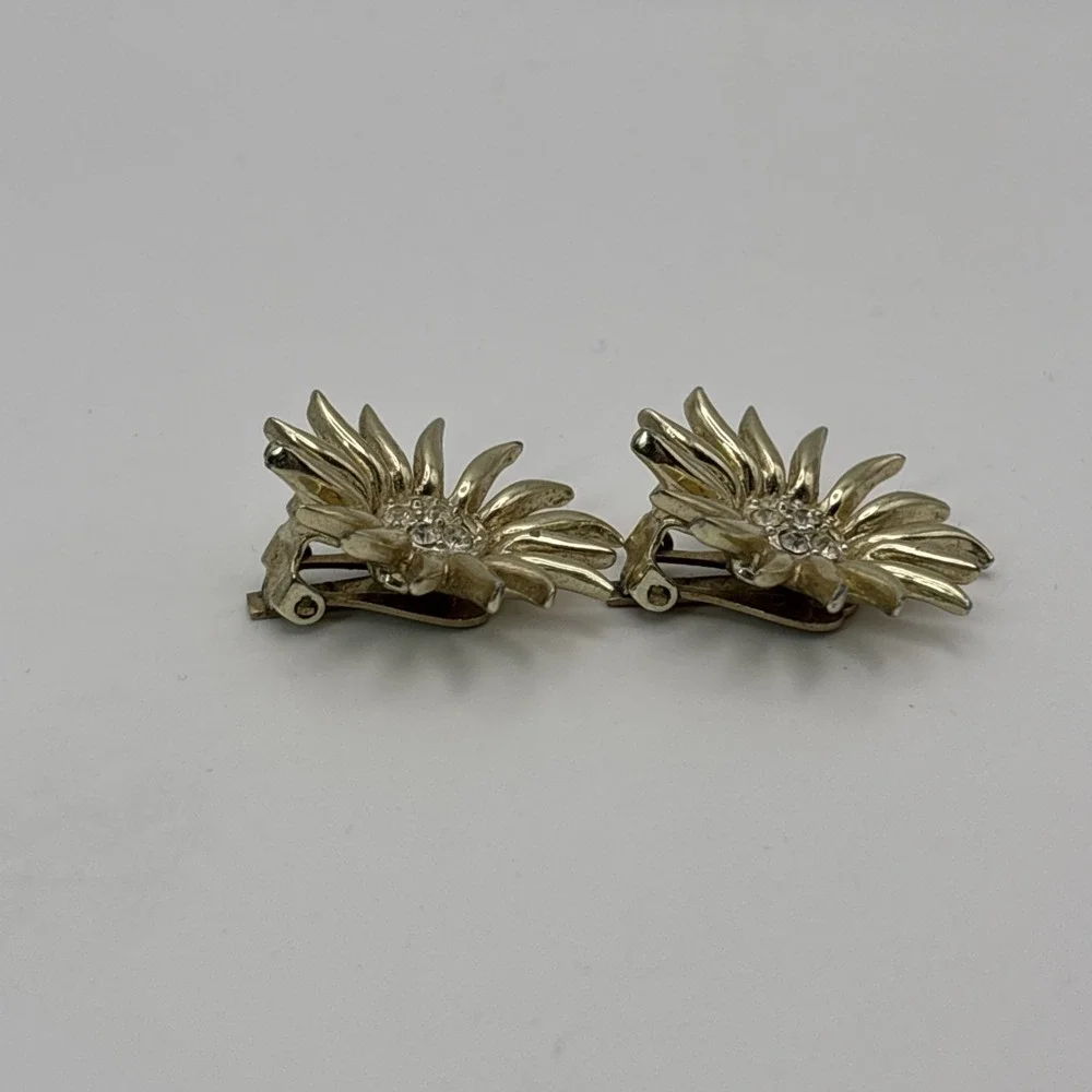 Vintage Marboux Clip On Gold Tone Earrings Sun Sunburst Flower Rhinestones